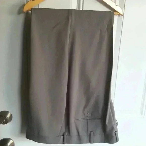 Haggar Premium Comfort 44x30 - Picture 1 of 7